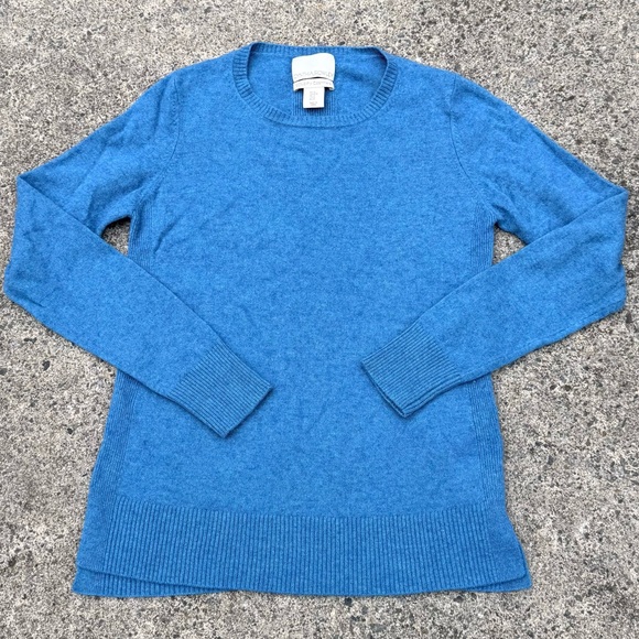 Cynthia Rowley Sweaters - Cynthia Rowley Vibrant Blue Crew Neck Sweater super soft and cozy size M